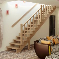 Прямая одномаршевая деревянная лестница на второй этаж